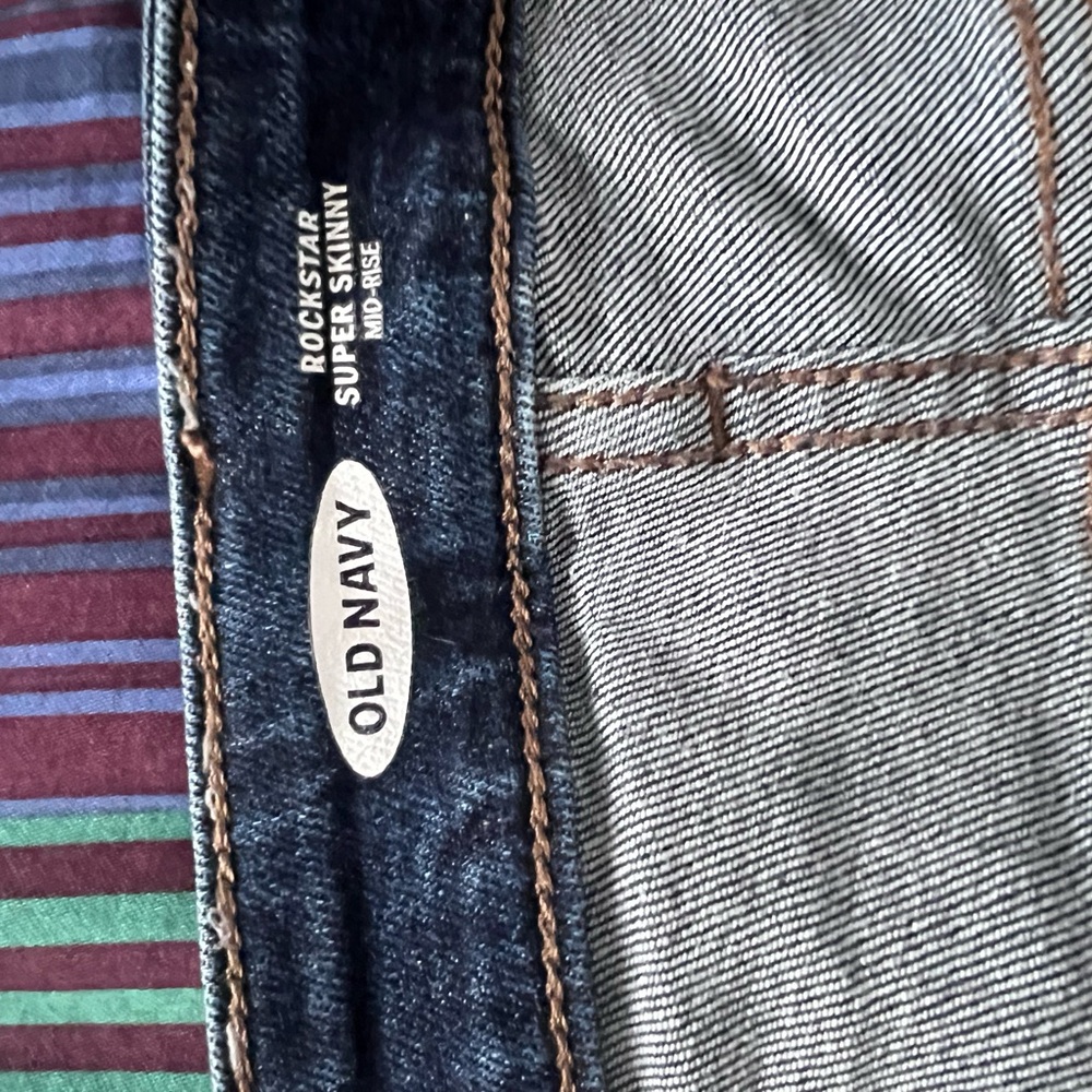 Old Navy Rockstar Distressed Jeans  👖 - Picture 4 of 7